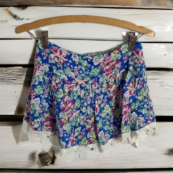 LF Paper Heart Colorful Floral Skort Skirt Shorts NWT Sz 8 Blue Pink Lace Hem - Picture 1 of 7